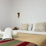 Bed & Breakfast Vellezrit Guri