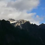 Vellezrit Guri 3*
