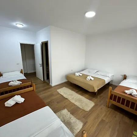 Vellezrit Guri Bed & Breakfast Theth