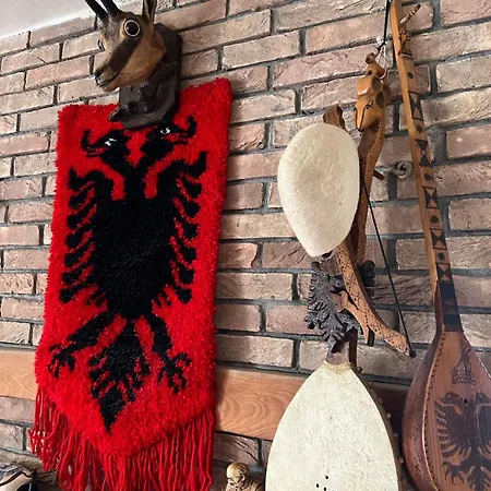 Vellezrit Guri Theth