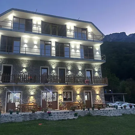 Vellezrit Guri Bed & Breakfast Theth