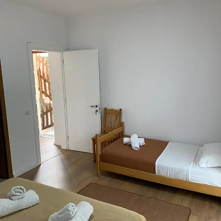 Vellezrit Guri 3*