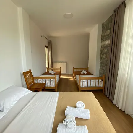 Frühstückspension Vellezrit Guri 3*